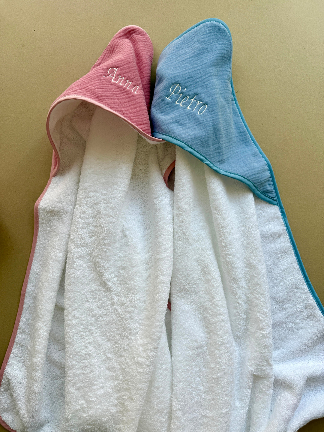 Asciugamano Mare Neonato 6-12 Mesi Asciugamano Con Cappuccio Per Neonati E Bambini - 81x81 Cm, 6 Strati Di Mussola Di Cotone, Morbido E Assorbente Cubi Morbidi Neonato Asciugamano Mare Neonato 6-12 Mesi Asciugamano Con Cappuccio Per Neonati E Bambini - 81x81 Cm, 6 Strati Di Mussola Di Cotone, Morbido E Assorbente Cubi Morbidi Neonato