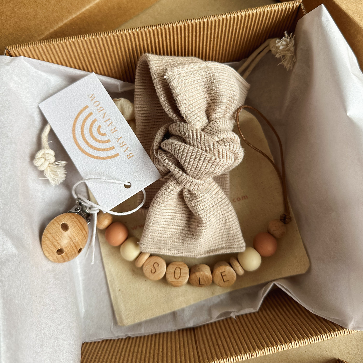 Baby Gift Box - Fiocco Portaciuccio Personalizzato - Baby Gift Box - Baby Rainbow Shop - P.IVA 04847500230