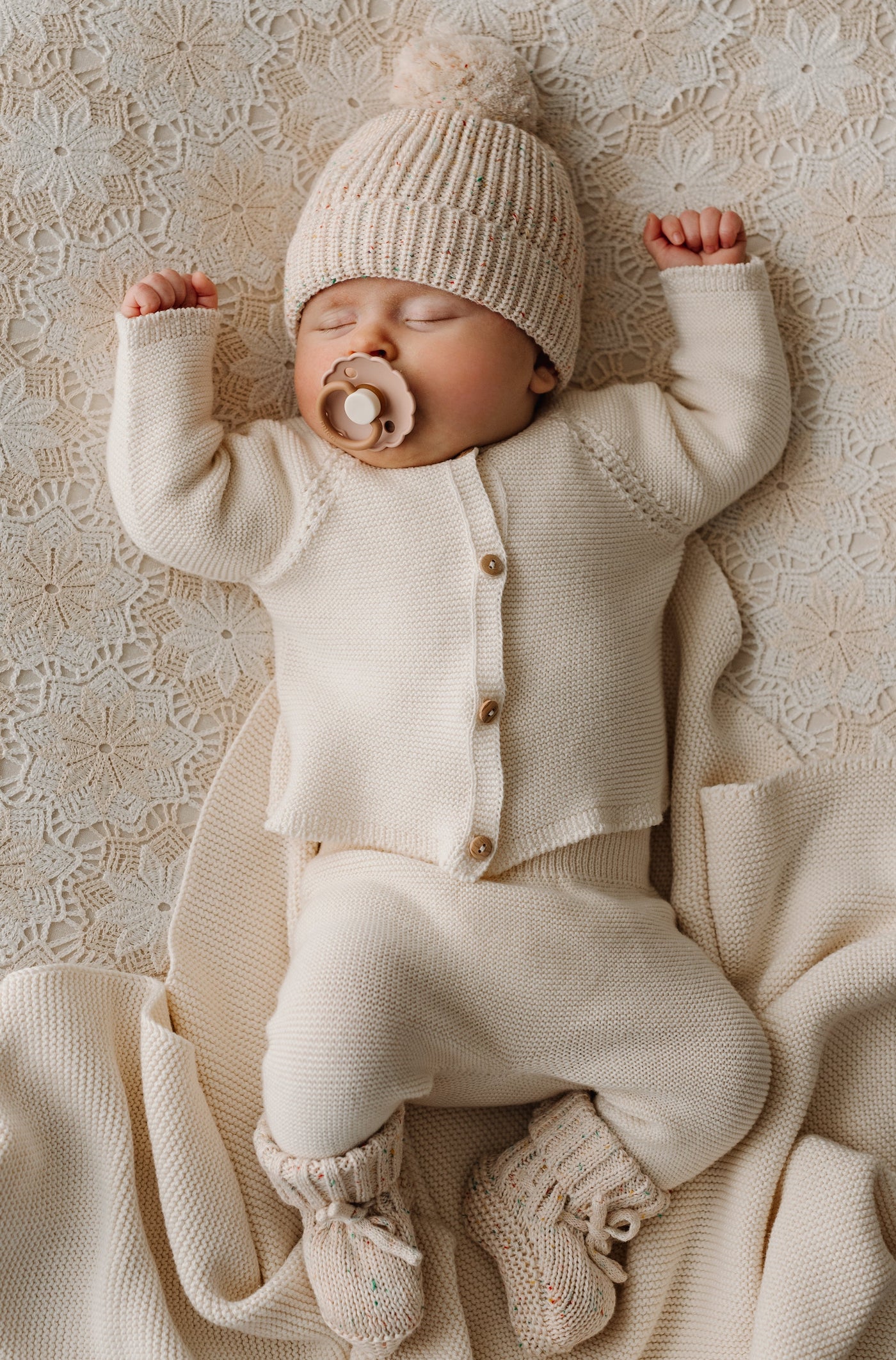Set Cappello e Scarpine Minimal in Cotone. - Baby Clothes - Baby Rainbow Shop - P.IVA 04847500230